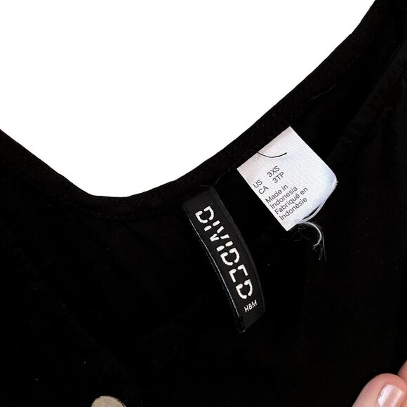 H&M Divided little black dress button detail v-neck casual summer staple - Picture 5 of 8